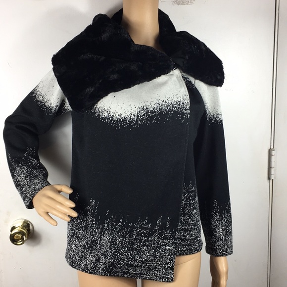 Frank Lyman Design Sweaters - Frank Lyman Design wrap around faux fur cardigan